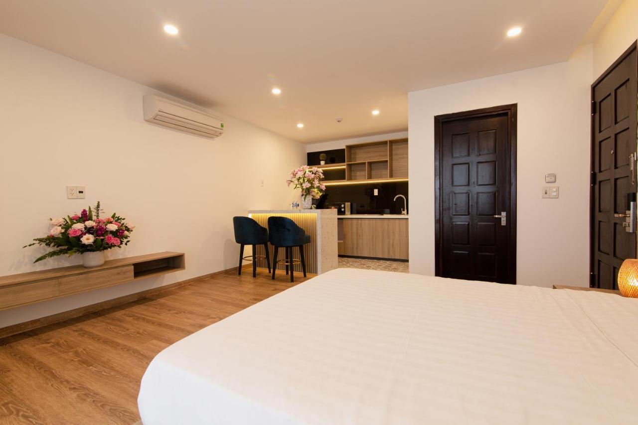 Emily Hotel & Apartment Da Nang Exterior photo