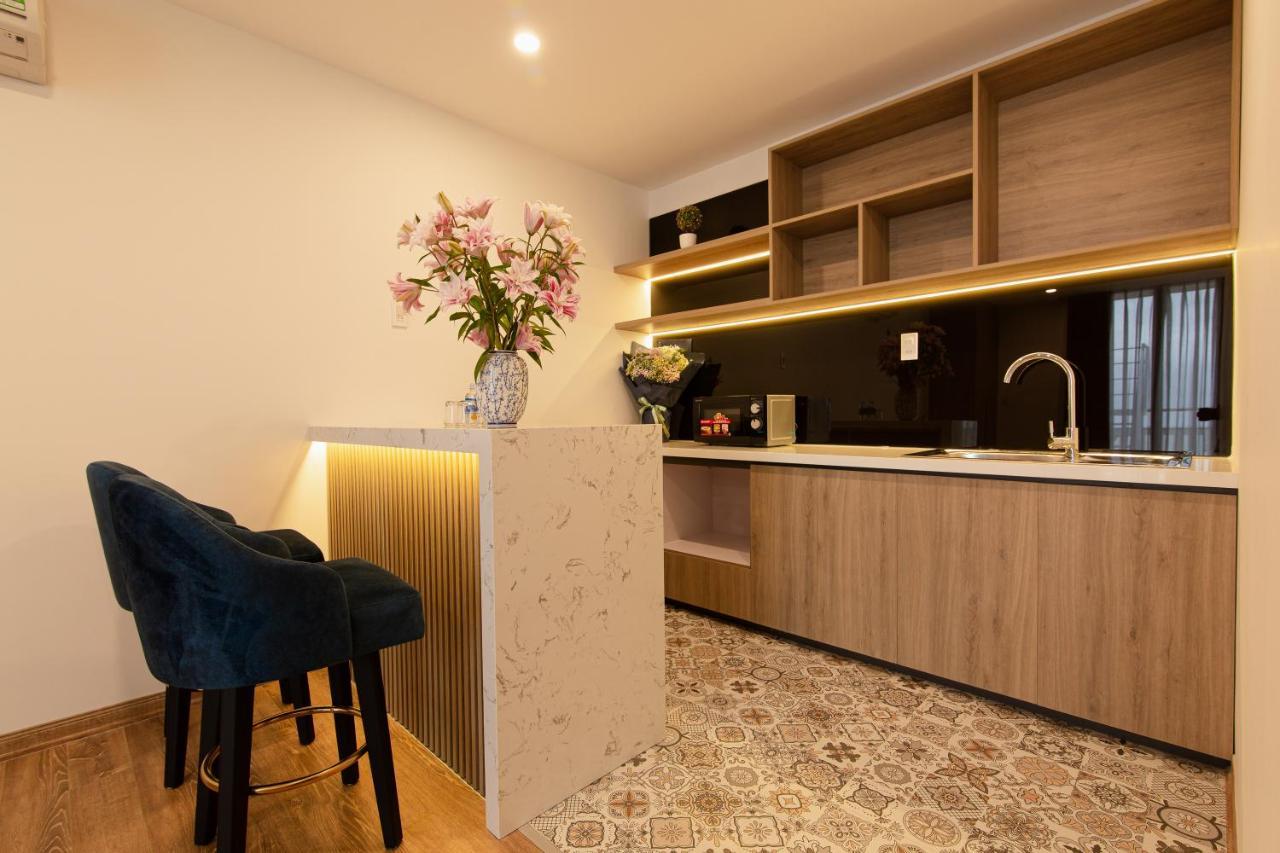 Emily Hotel & Apartment Da Nang Exterior photo