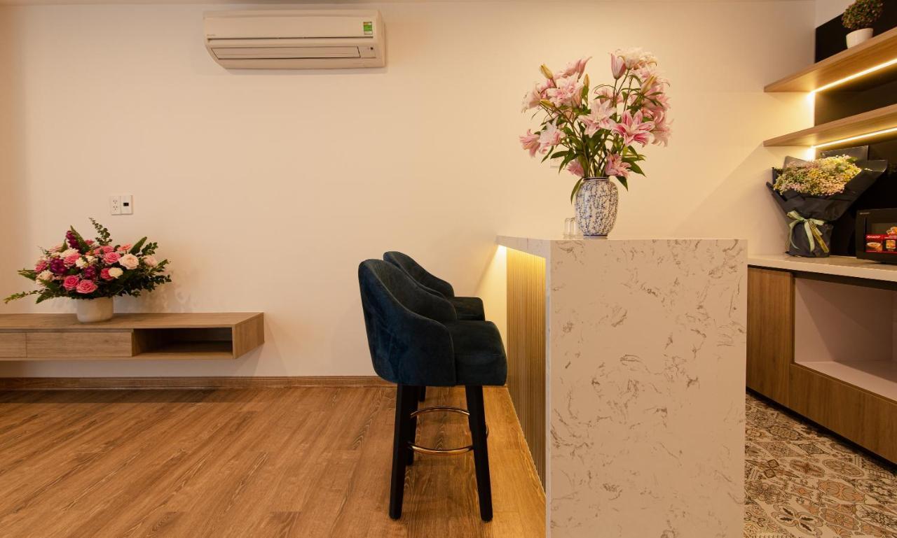 Emily Hotel & Apartment Da Nang Exterior photo