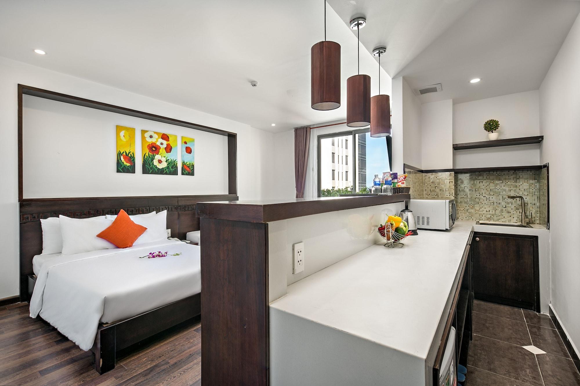 Emily Hotel & Apartment Da Nang Exterior photo
