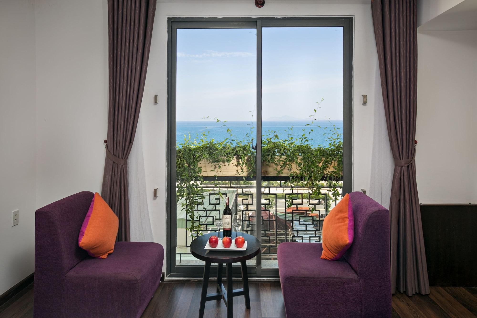 Emily Hotel & Apartment Da Nang Exterior photo
