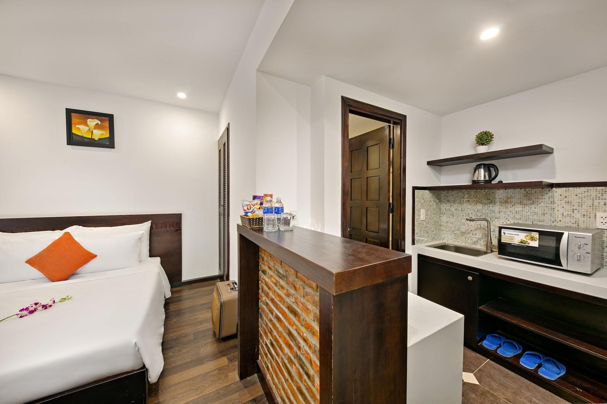 Emily Hotel & Apartment Da Nang Exterior photo