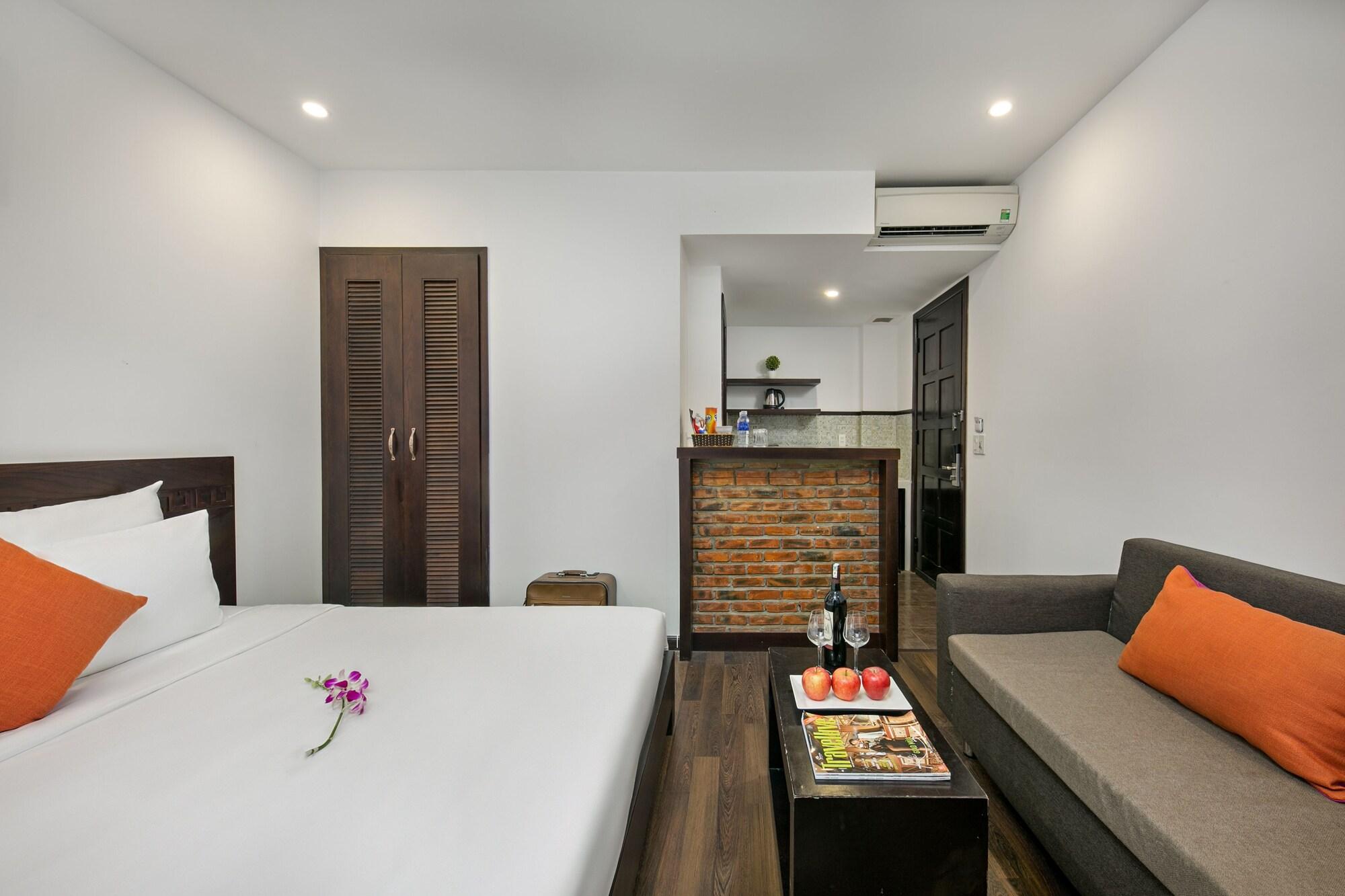 Emily Hotel & Apartment Da Nang Exterior photo