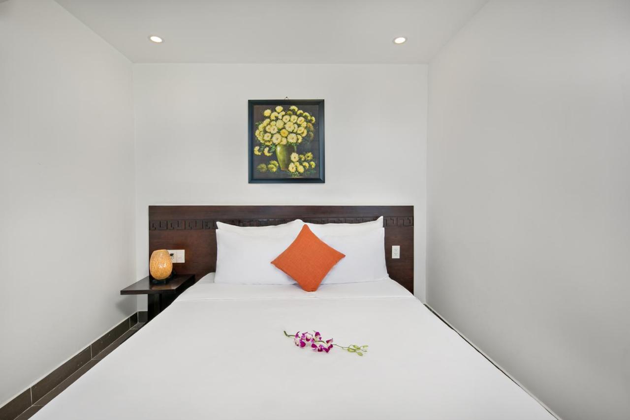 Emily Hotel & Apartment Da Nang Exterior photo