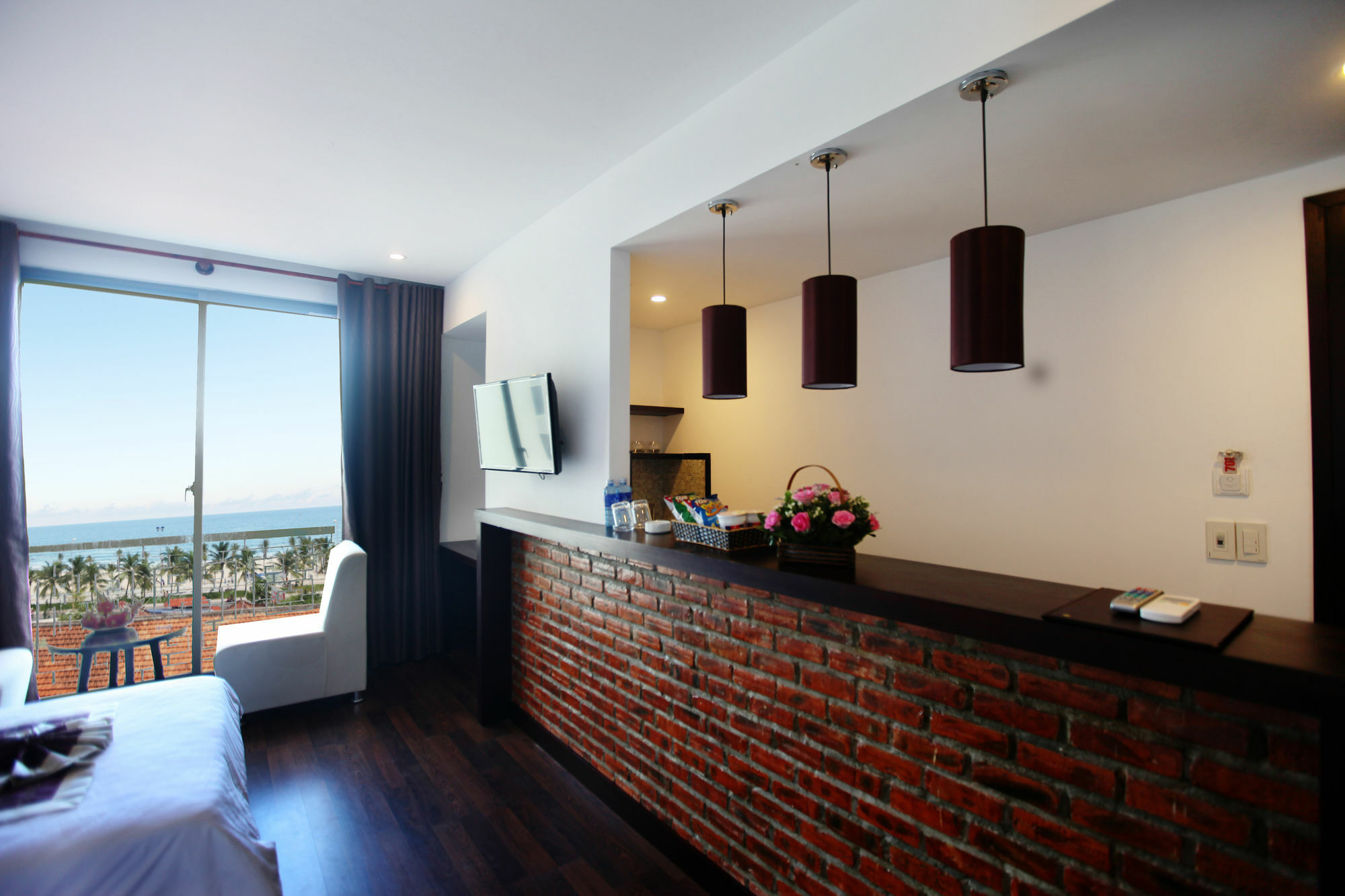 Emily Hotel & Apartment Da Nang Exterior photo