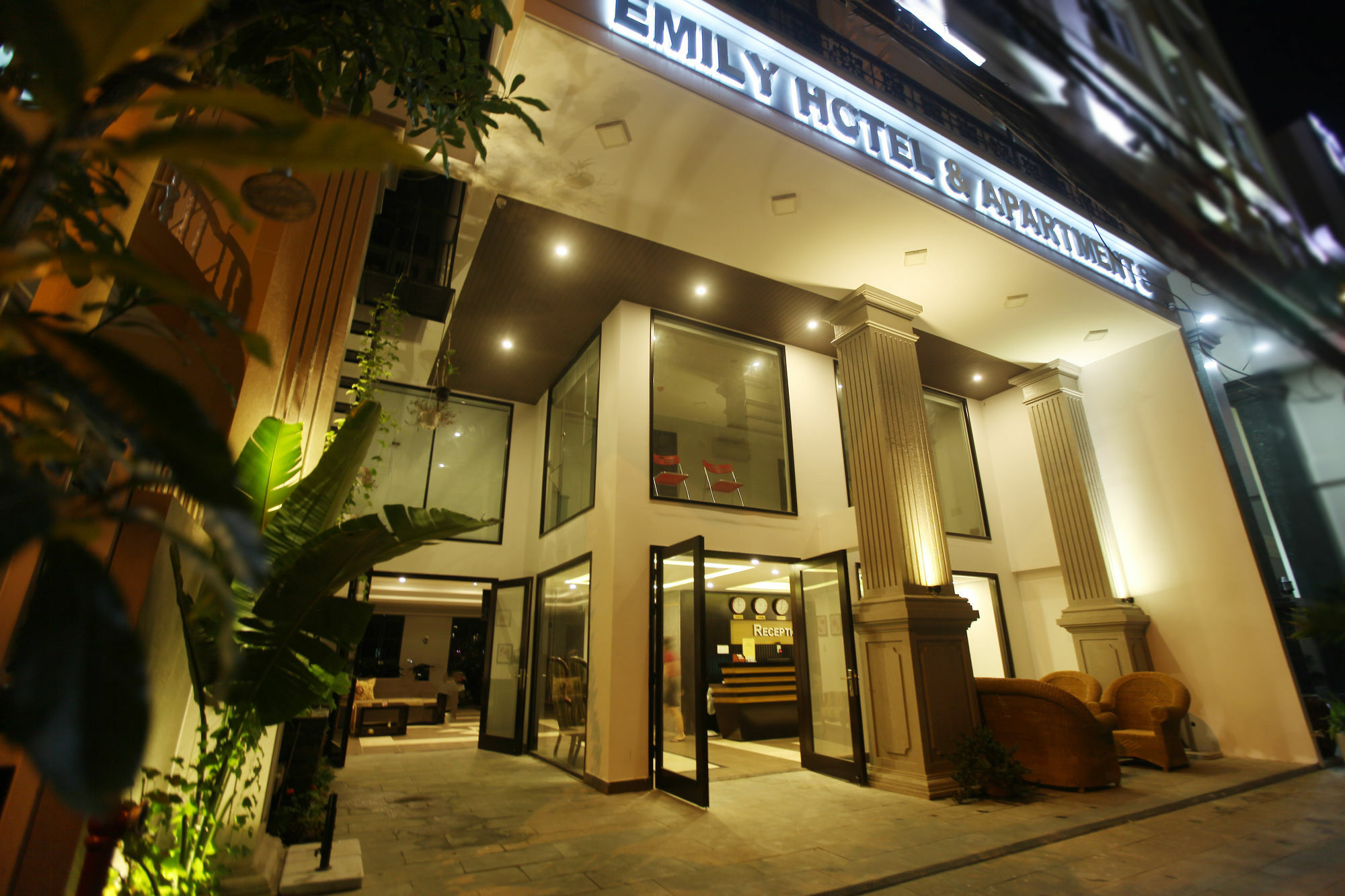 Emily Hotel & Apartment Da Nang Exterior photo