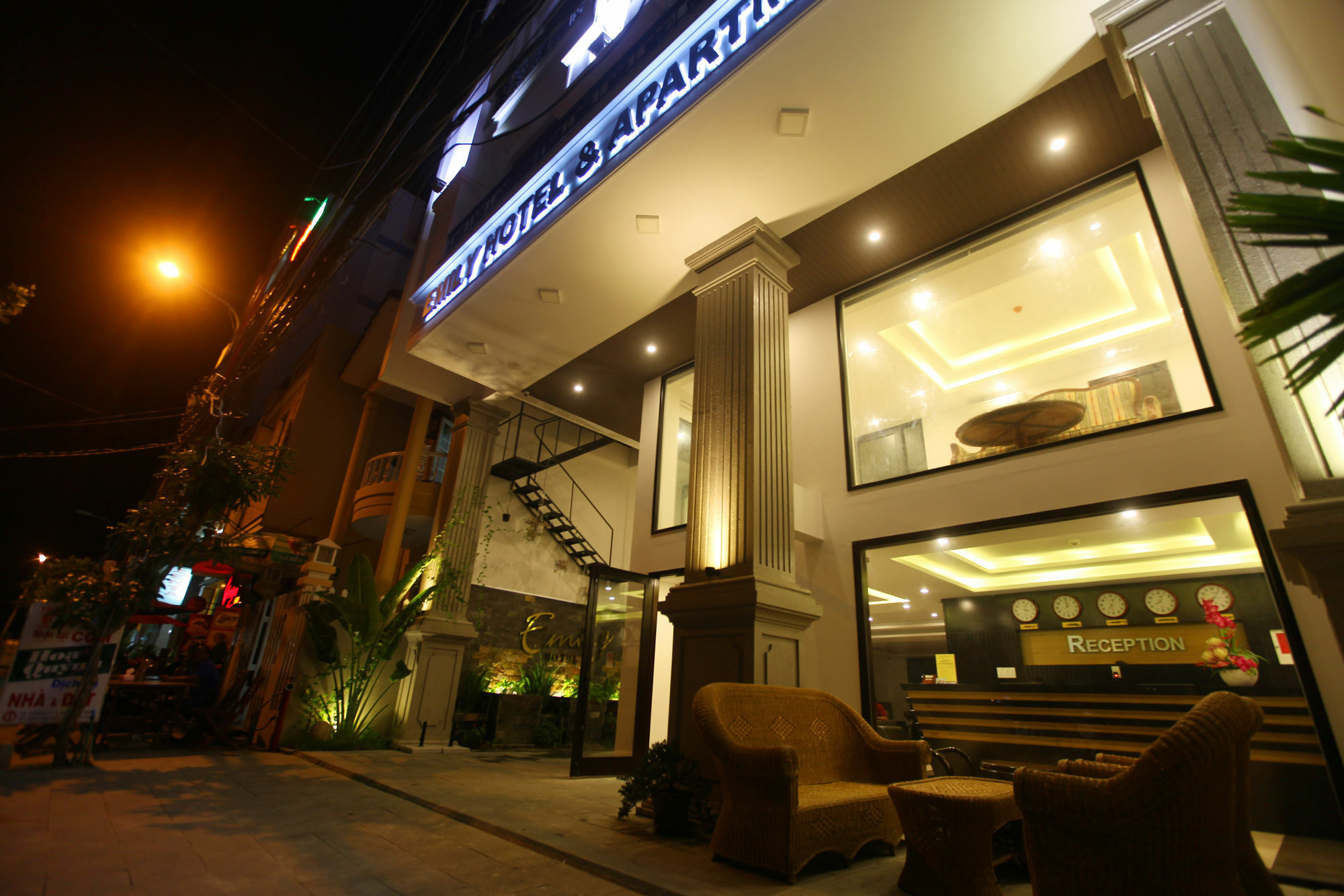Emily Hotel & Apartment Da Nang Exterior photo