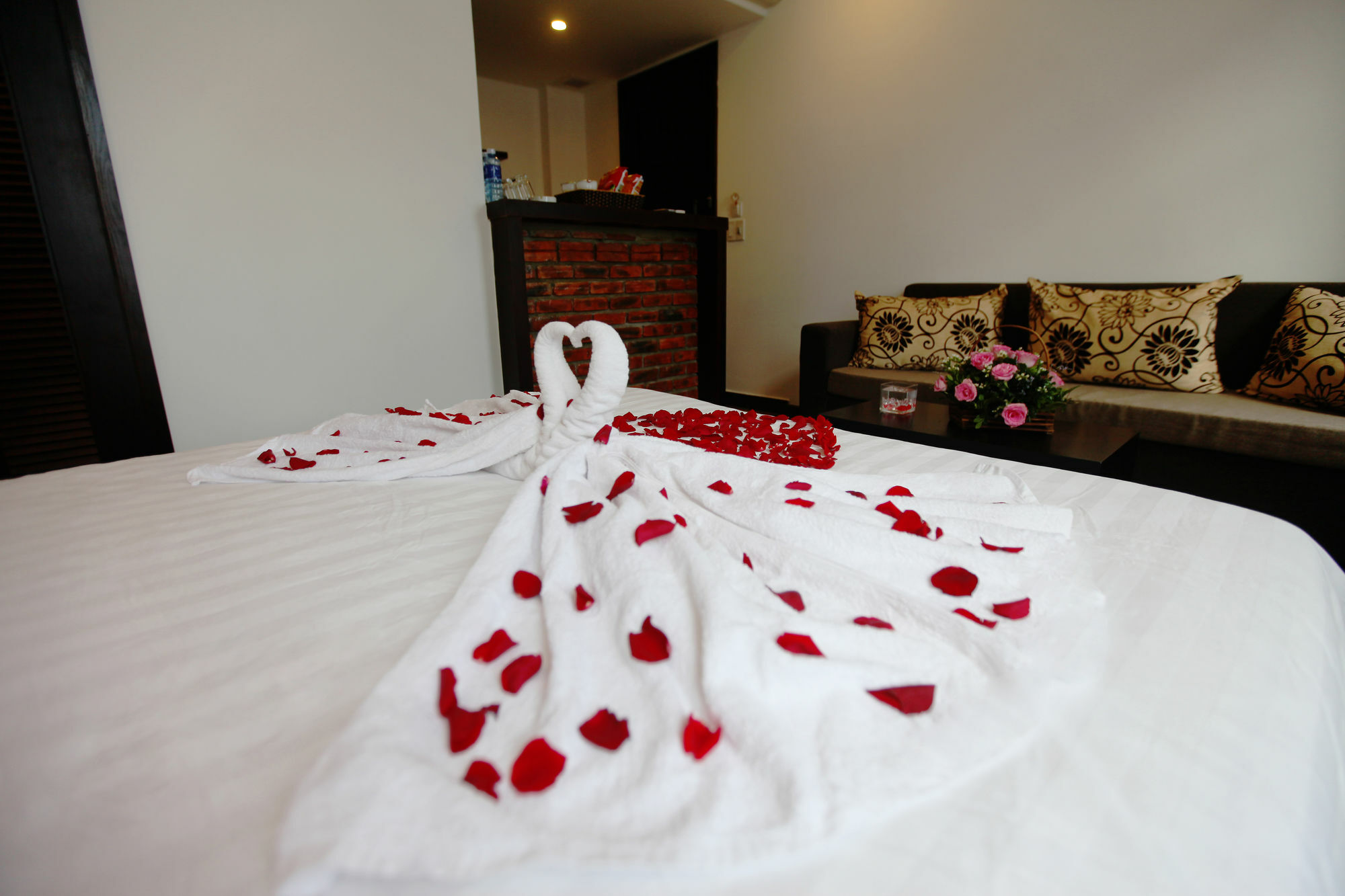 Emily Hotel & Apartment Da Nang Exterior photo